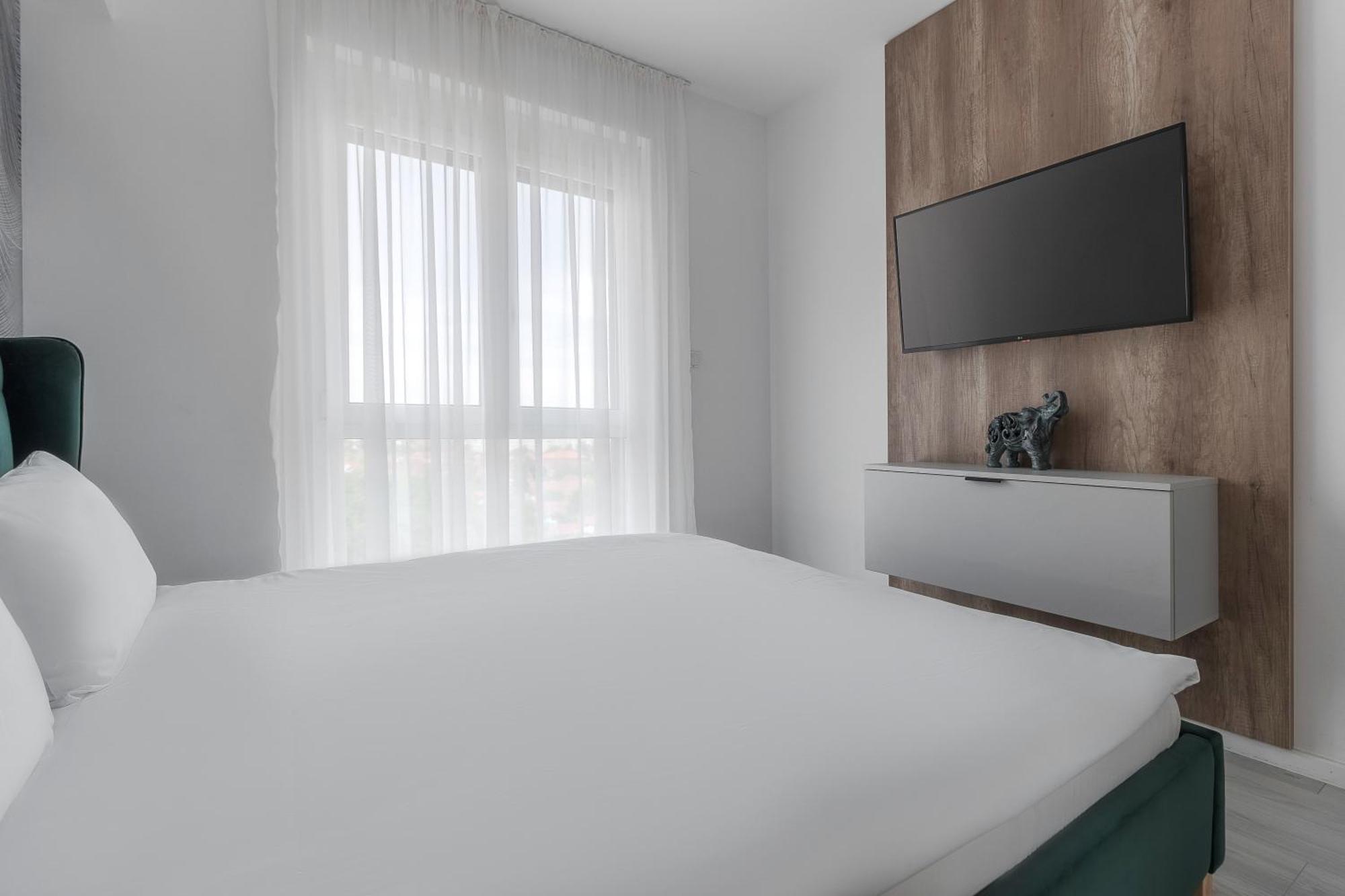 Rosewood Gold Lägenhet Oradea Exteriör bild